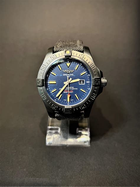 breitling blackbird lug width|Breitling avenger blackbird.